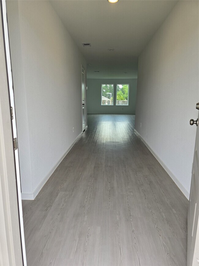Building Photo - 25560 Blossom Ct