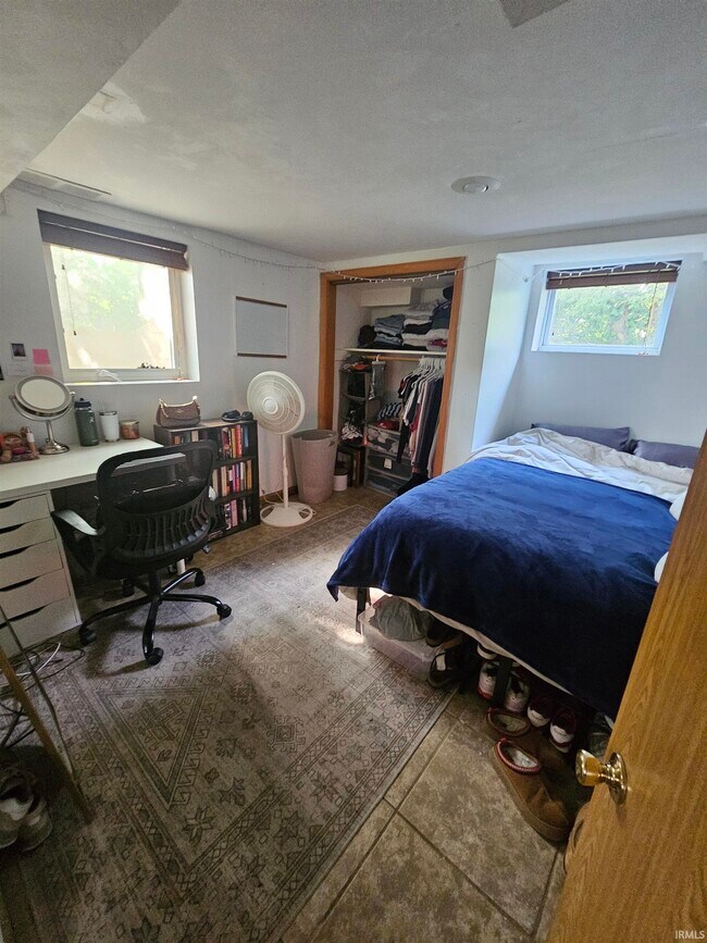 Building Photo - 817 N Park Ave