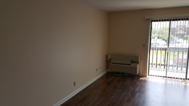 Building Photo - 33561 N Royal Oak Ln