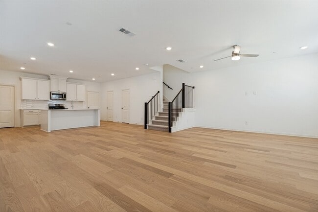 Building Photo - 4766 Lunker St
