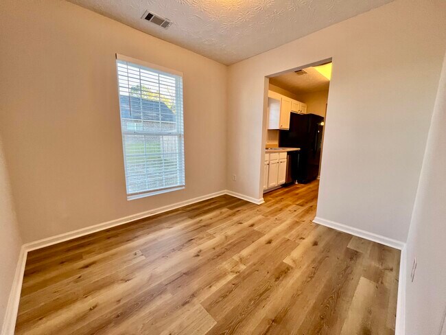 Building Photo - 707 Porter Ln