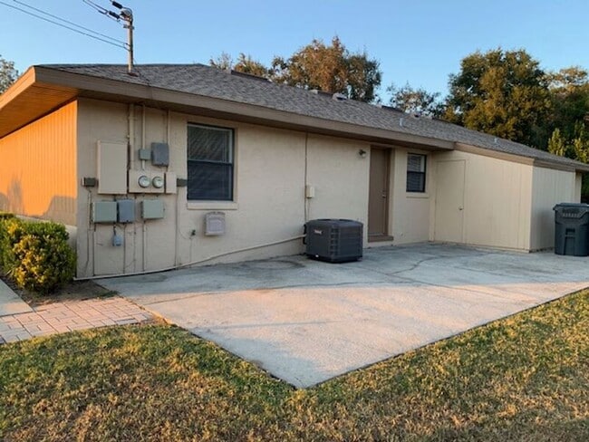 Building Photo - 3944 Spoonbill Ct