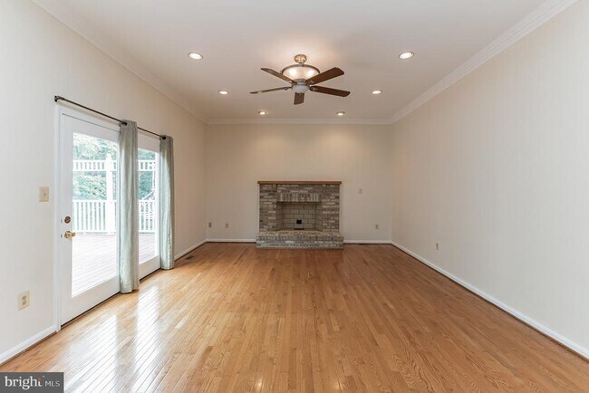 Building Photo - 13907 Willow Tree Dr