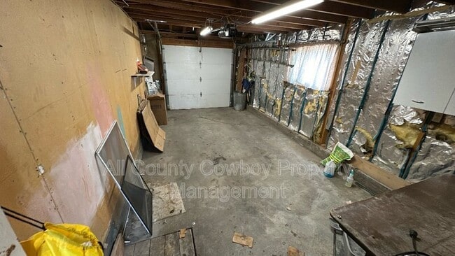 Building Photo - 2115 E Sheridan St