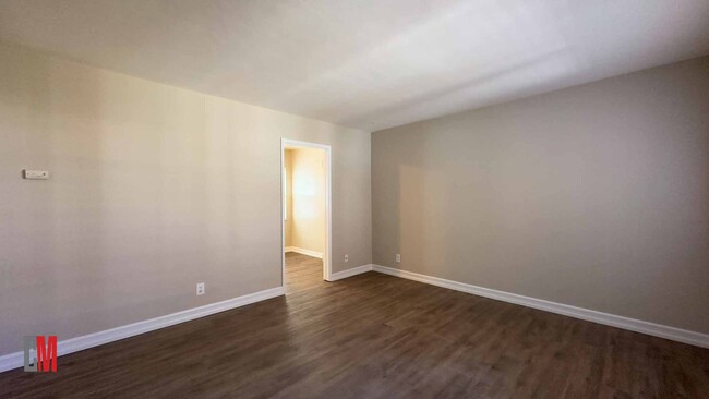 Interior Photo - LM BLVD NORTH