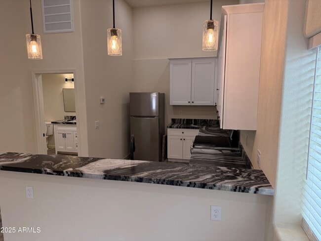 Building Photo - 217 W Estate Ln