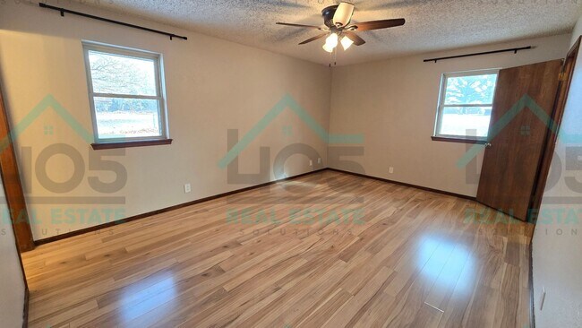 Building Photo - 3 Bedroom in Harrah