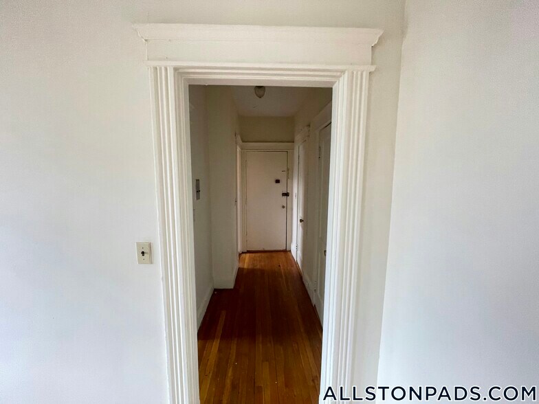 Building Photo - 1148 Commonwealth Ave