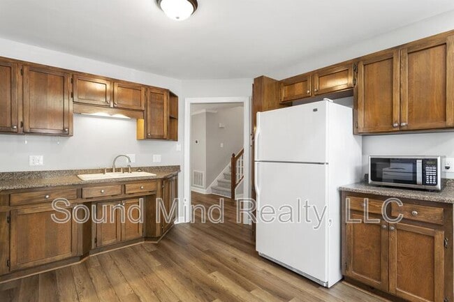 Building Photo - 112 Lomond Ln