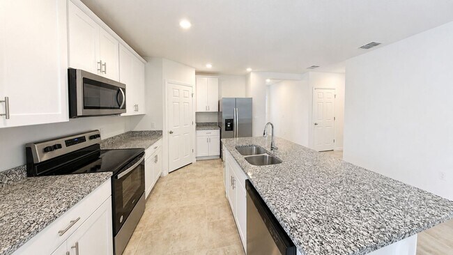 Building Photo - 3 Bedroom Home with Flex Room for Rent in Deer Run – Davenport, FL