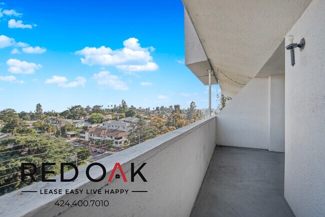 Building Photo - 3949 Los Feliz Blvd