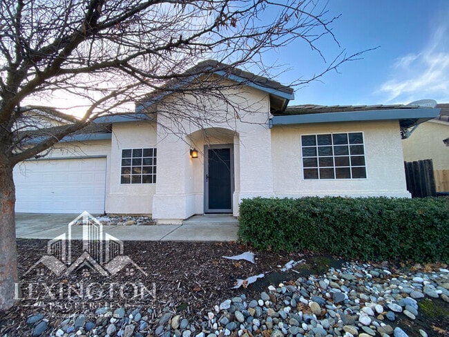 Building Photo - Beautiful, Spacious, 3-Bed 2-Bath Home available in Roseville!
