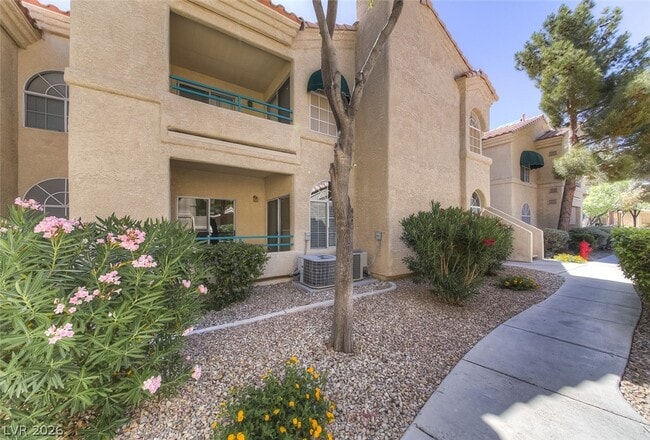 Building Photo - 2251 Wigwam Pkwy