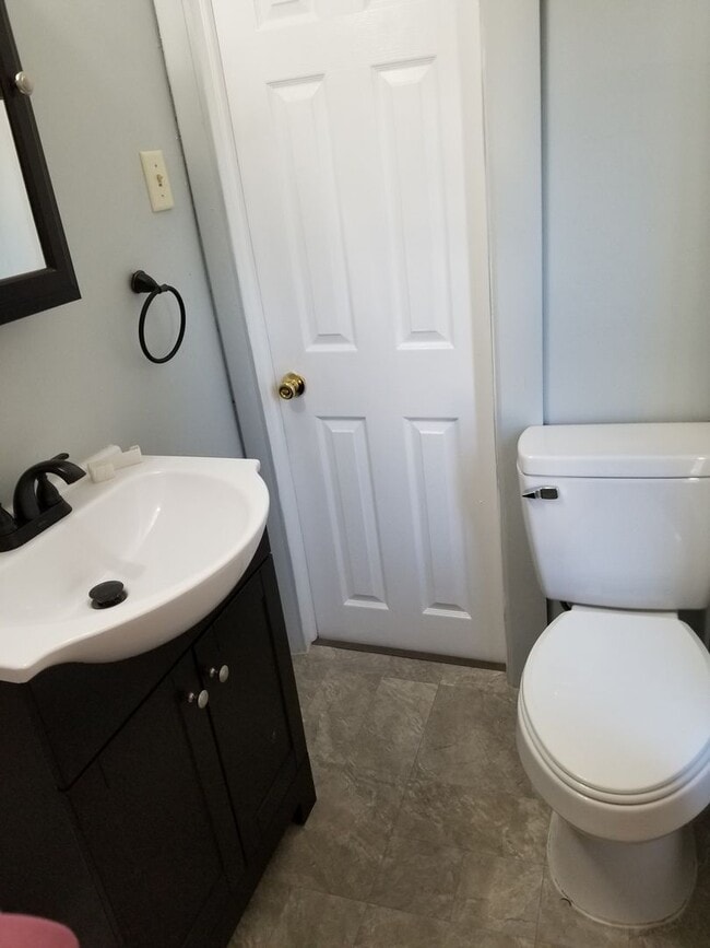 Building Photo - 224 W North St