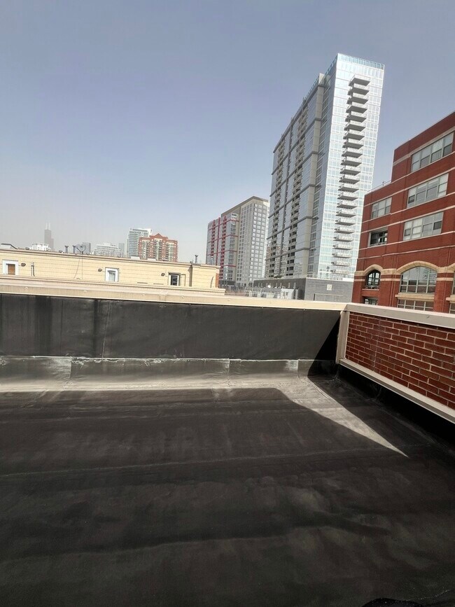 Building Photo - 2008 S Calumet Ave