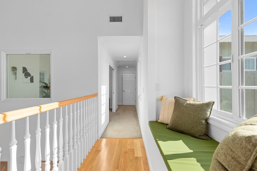 Building Photo - 17131 Autumn Cir