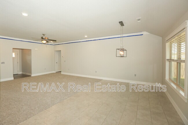 Building Photo - 2101 E Endura Pk Dr