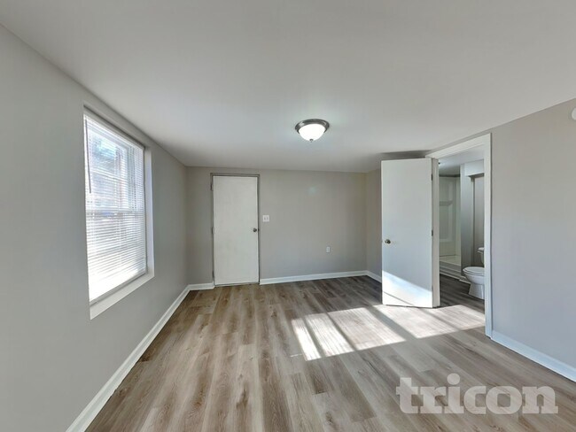 Building Photo - 4930 Sugar Creek Dr