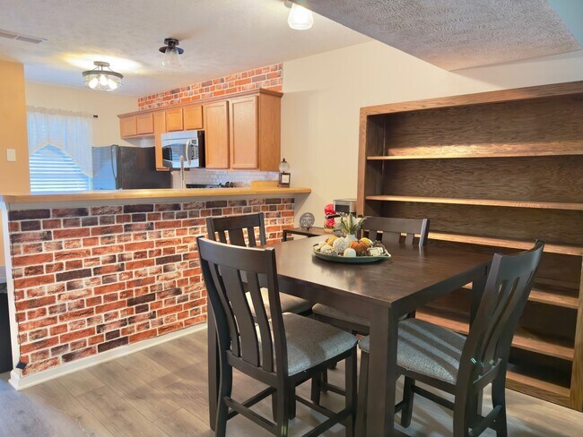 Building Photo - 1307 Amsterdam Ct