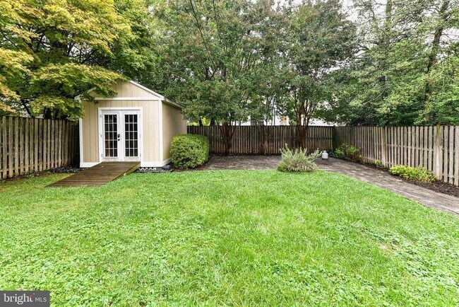 Building Photo - 209 W Myrtle St