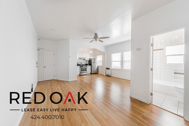 Building Photo - 5139 Melrose Ave