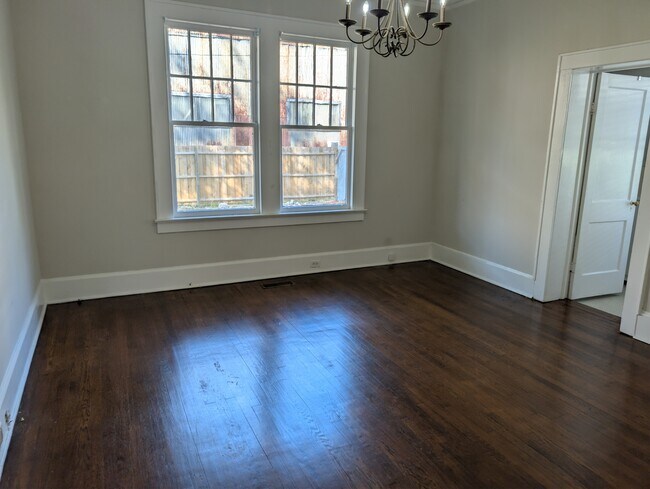 Building Photo - 1117 Kinard Ct