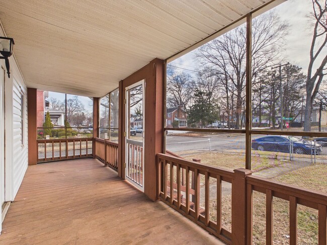 Building Photo - 3426 Delaware Ave