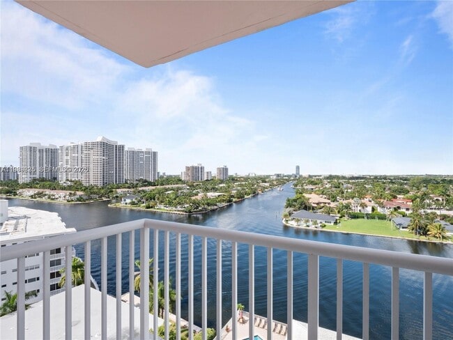 Building Photo - 3161 S Ocean Dr