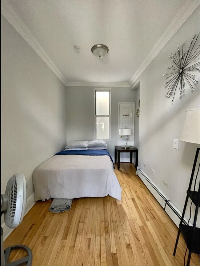 Building Photo - 446 W 50th St