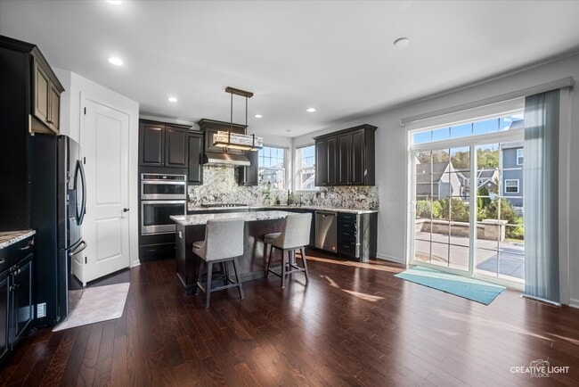 Building Photo - 3675 Shaughnessy Dr