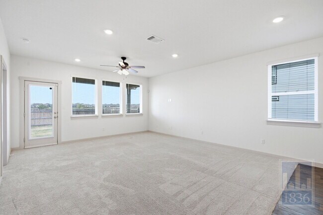 Building Photo - 216 Big Cypress Byu Rd