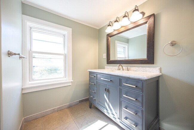 Building Photo - 52 East Ave