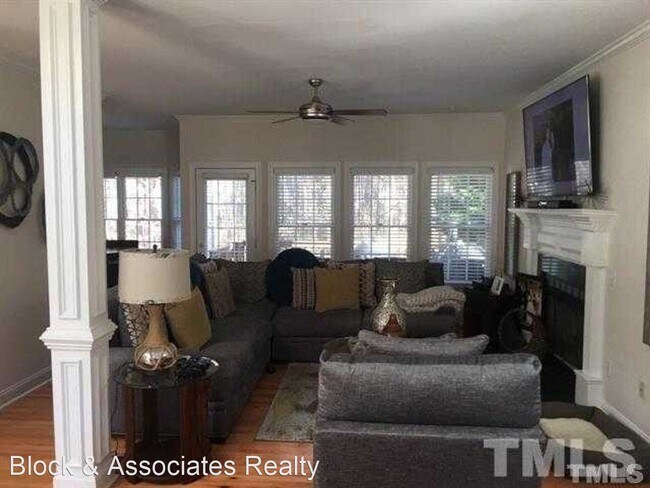 Building Photo - 4 br, 2.5 bath House - 14 Aman Court