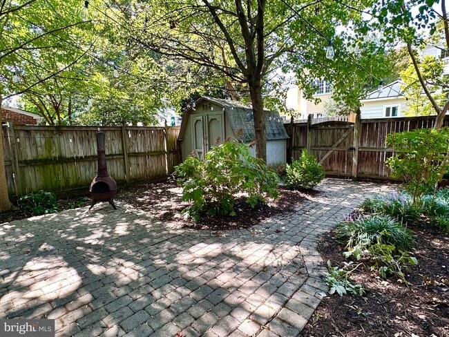 Building Photo - 505 Carlisle Dr
