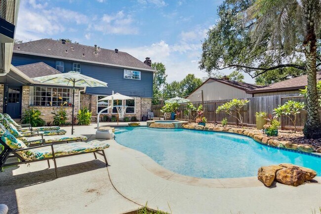Building Photo - 4311 Meadowbank Dr