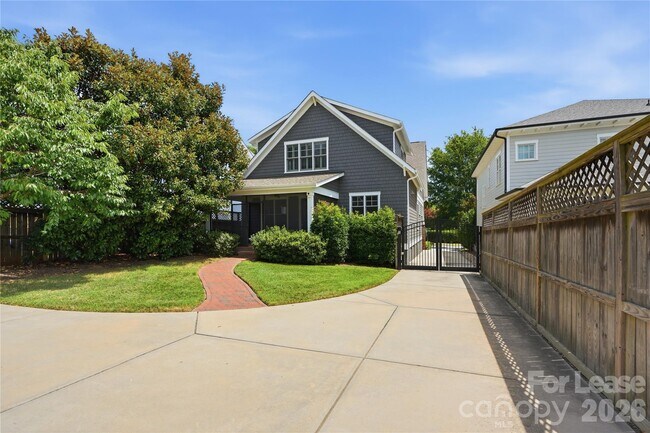 Building Photo - 404 Iverson Way