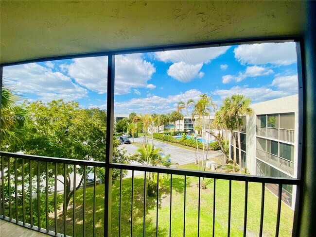 Building Photo - 8035 SW 107th Ave