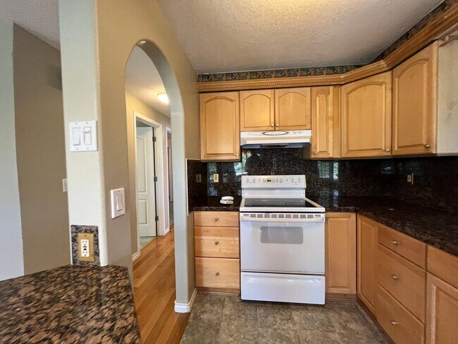 Building Photo - 4019 SE 66th Ave