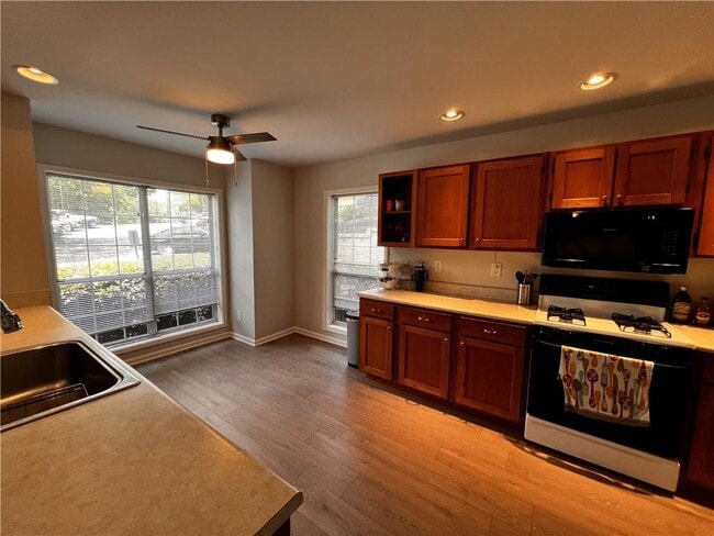 Building Photo - 1346 Weatherstone Way NE