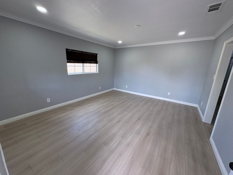 Building Photo - 4925 Chino Ave