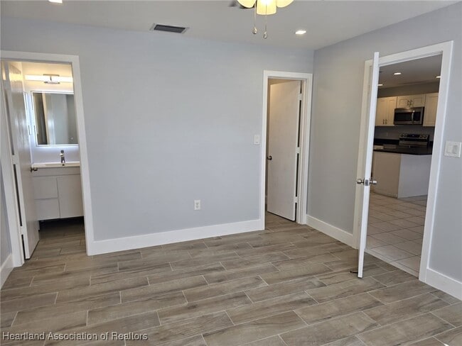 Building Photo - 644 Serenade Terrace