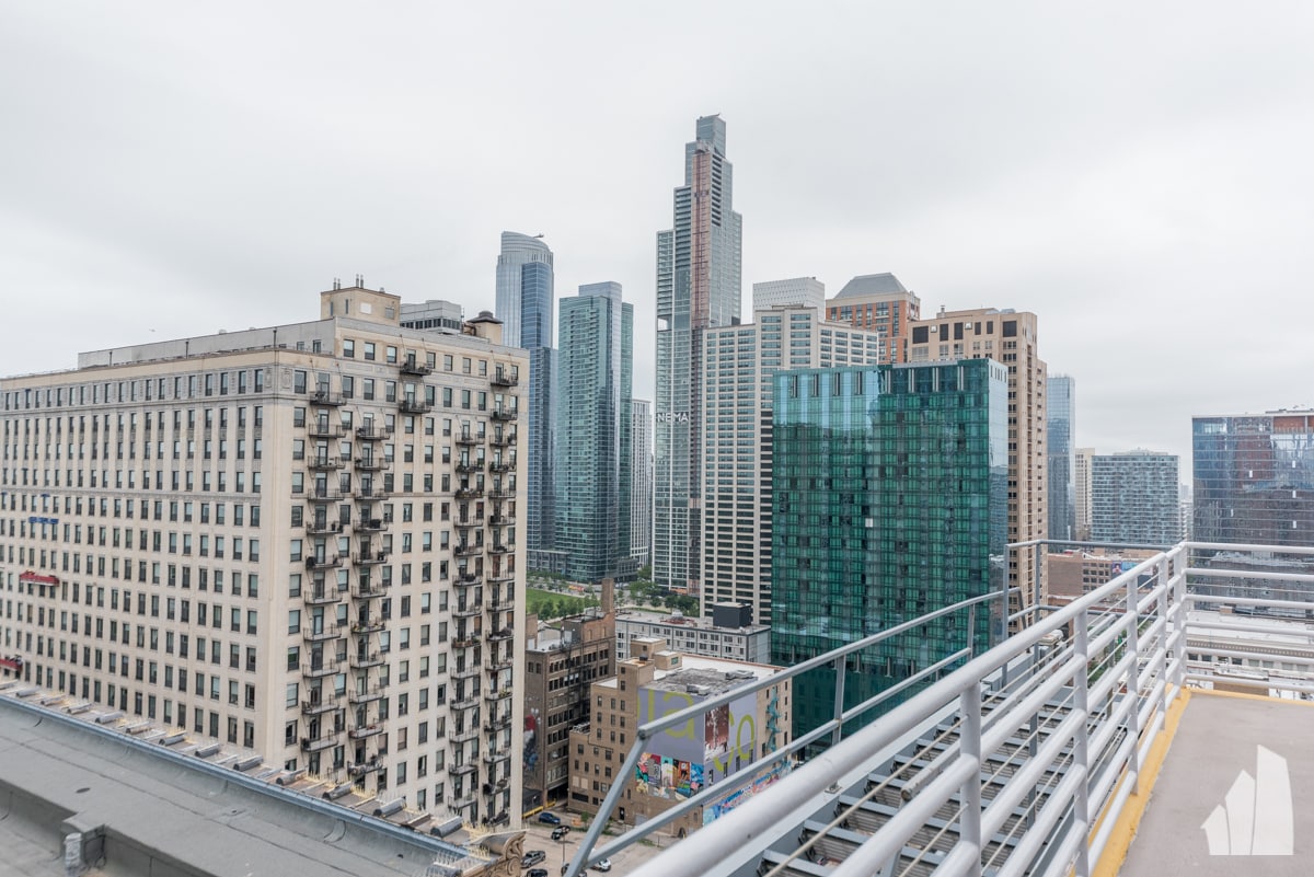 Building Photo - 40 E 9th St