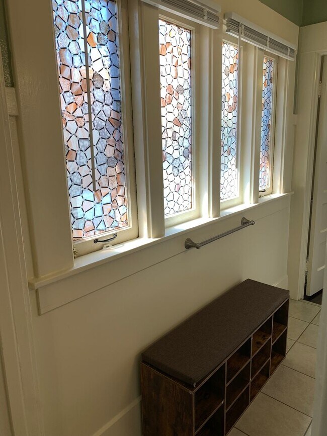 Building Photo - Old World Charm in Cortez Hills!