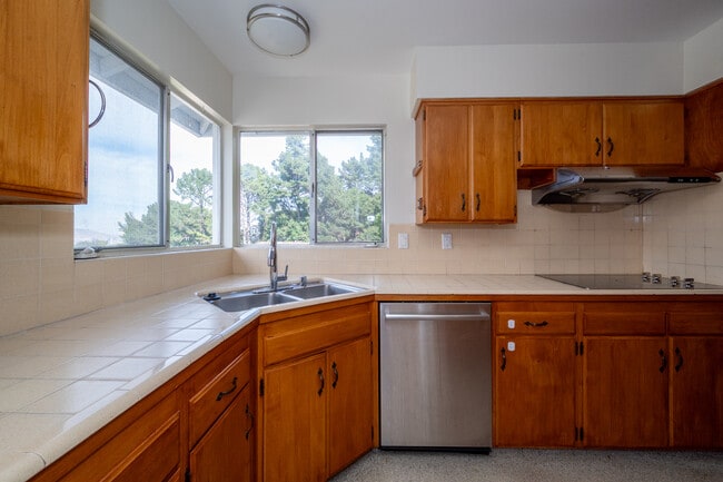 Building Photo - 1170 Tuolumne Ct