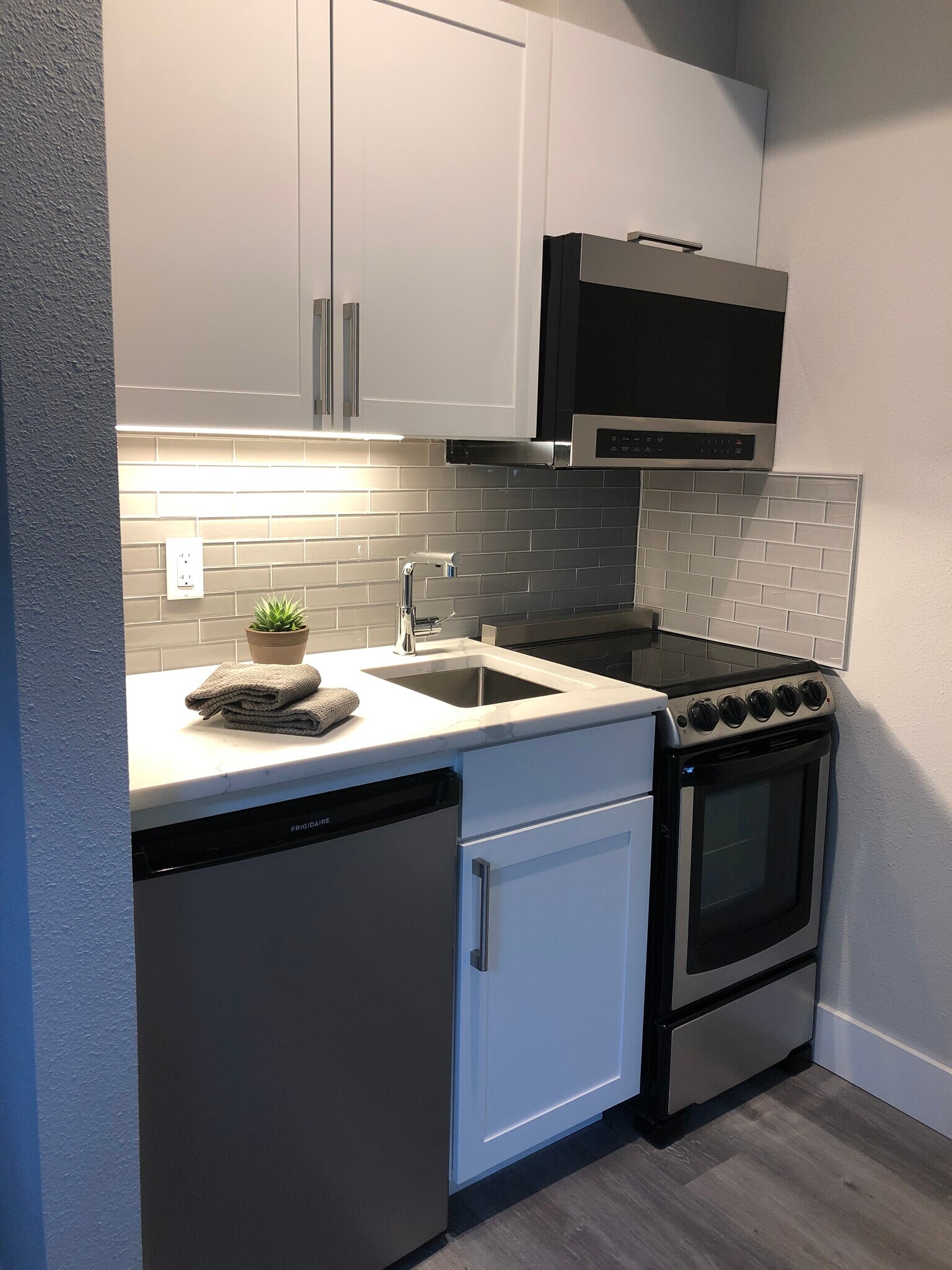 Building Photo - 10406 SW 46th Pl