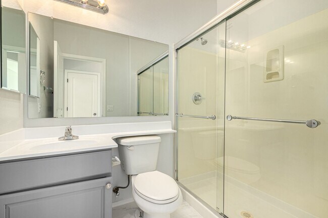 Building Photo - STUNNING 5 Bedroom Home in Peoria!