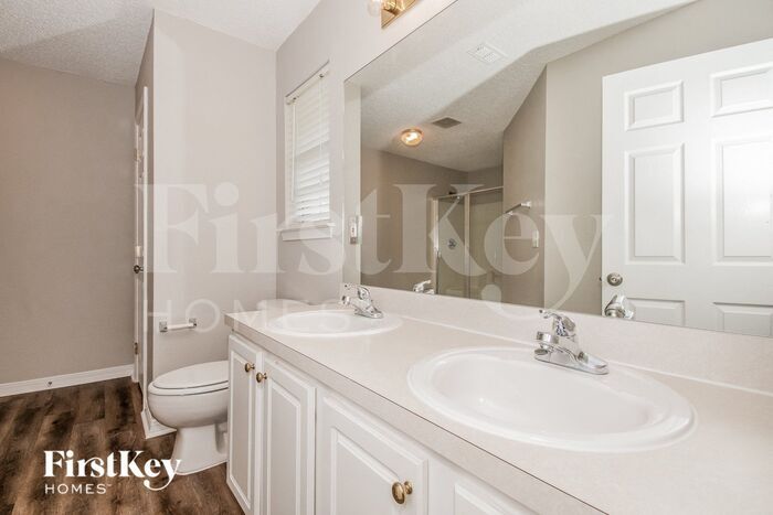 Building Photo - 7354 Ironside Dr W