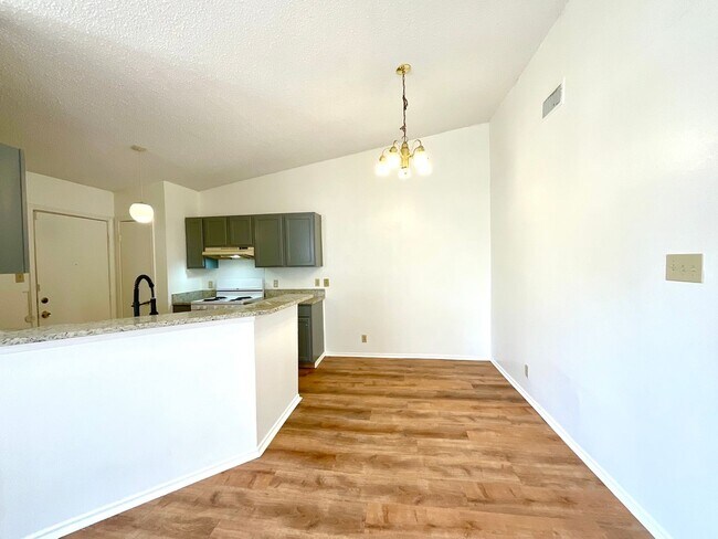 Building Photo - **APPLICATION RECEIVED** 2-Bedroom Duplex Near Highway 78- Pet-Friendly with Fenced Yard! SECTION...