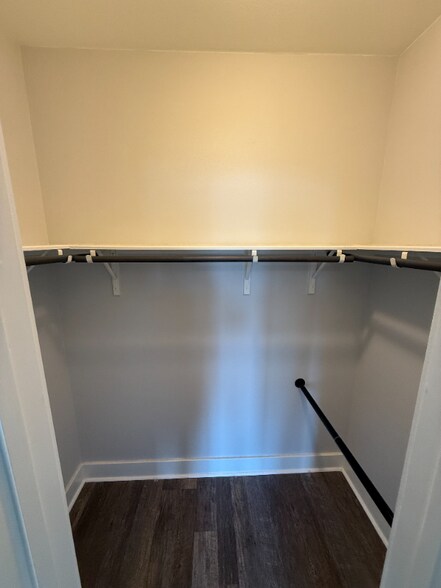 Building Photo - 1500 Lorraine Loop