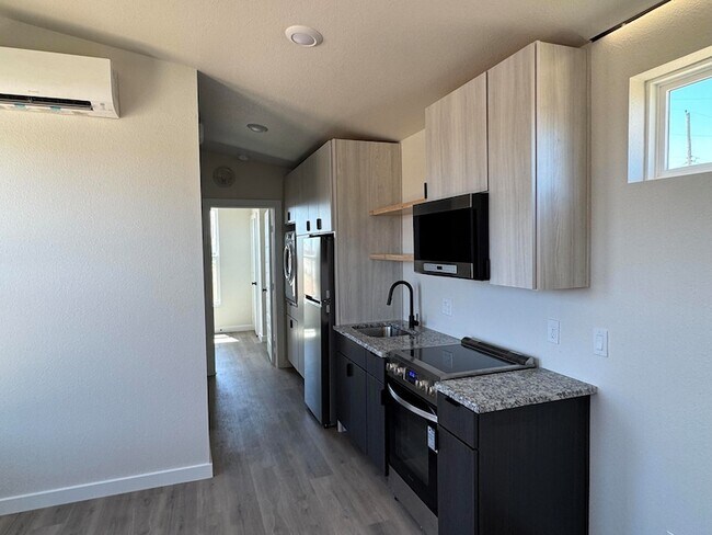 Building Photo - 214 Fig Ave